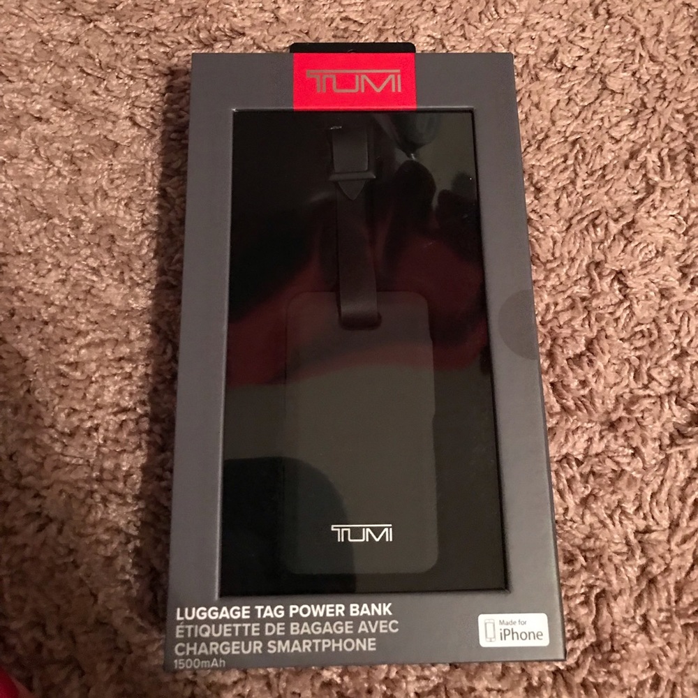 Tumi luggage tag power bank